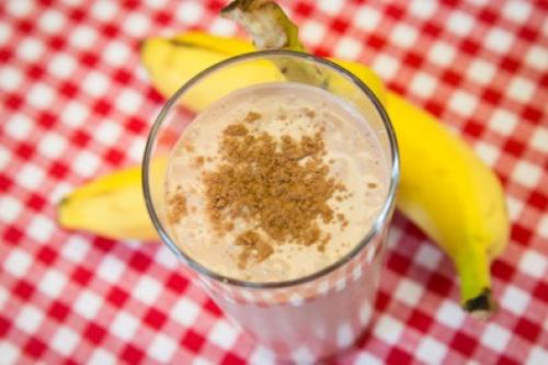 Meal Replacement Energy-Boosting Banana Peanut Butter Smoothie