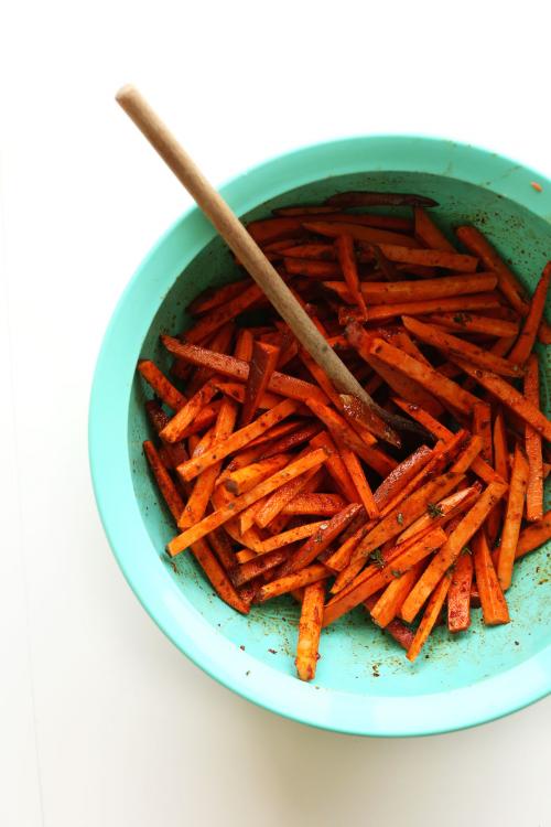 Easy Baked Sweet Potato Fries with Cajun Spice! #vegan #glutenfree