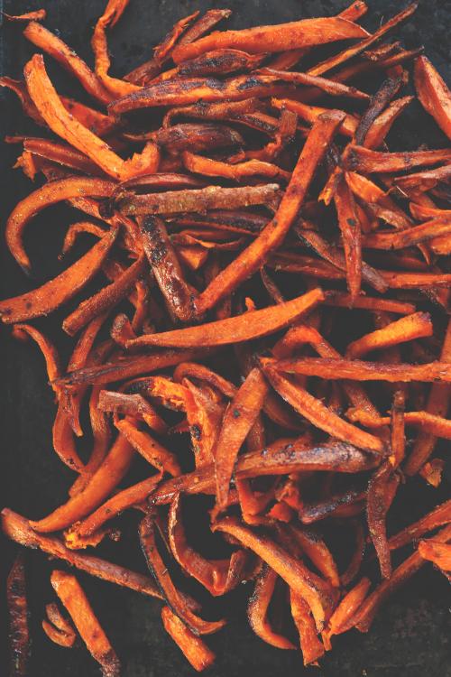 Cajun Sweet Potato Fries! Perfectly spicy-sweet and delicious! #vegan #glutenfree