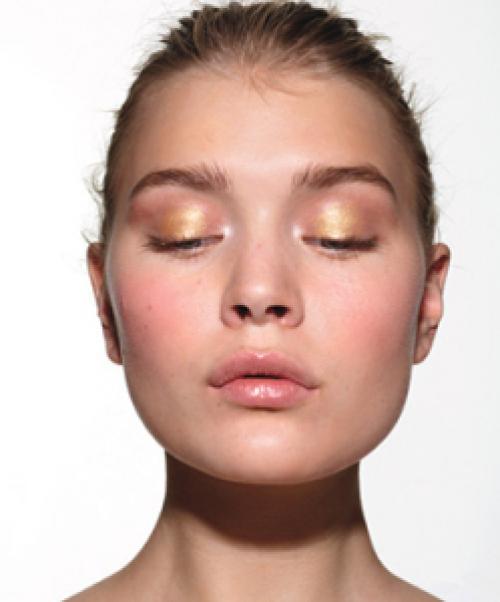  Using gold under eyes looks luminous; darker shades can draw attention to undereye circles.