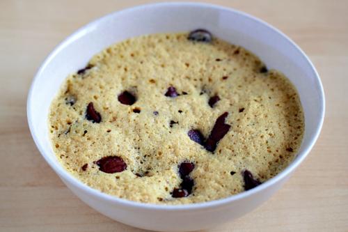 2-minute-microwave-chocolate-chip-cookies