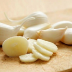 What Will Happen If One Sucks A Garlic Clove 